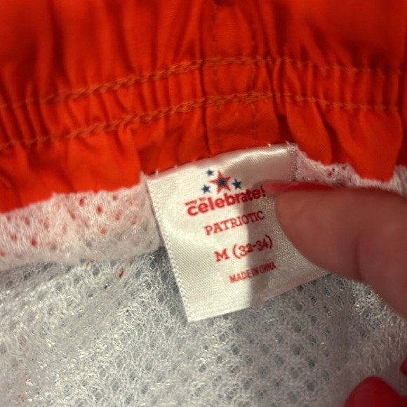 Men’s red solo cup swim shorts above the knee size M 32-34 NWT - Picture 4 of 4